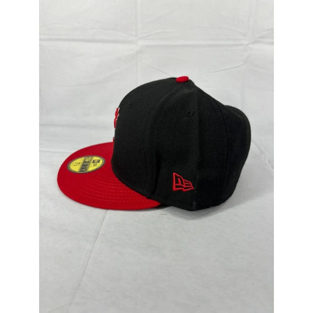 New Era 59Fifty Cincinnati Bearcats NCAA 2-Tone Hat Cap Mens Red Black 7 1/4 NWT